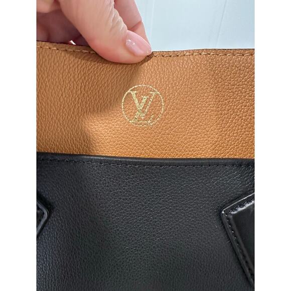 Louis Vuitton On My Side MM Noir Bag - Picture 3 of 16